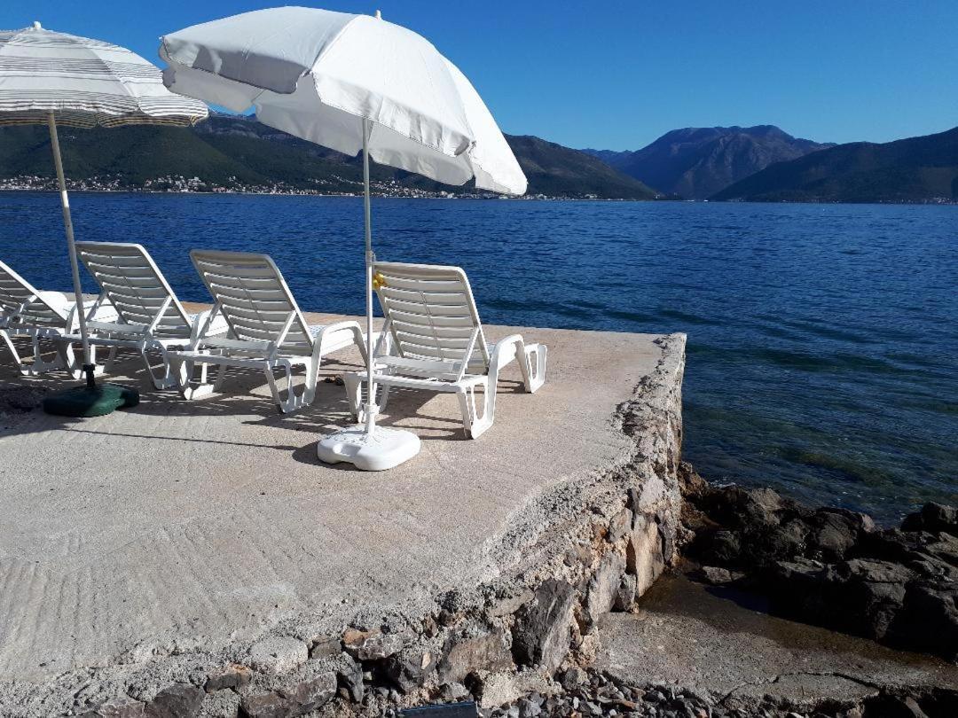 Apartments Sino More Tivat Bagian luar foto