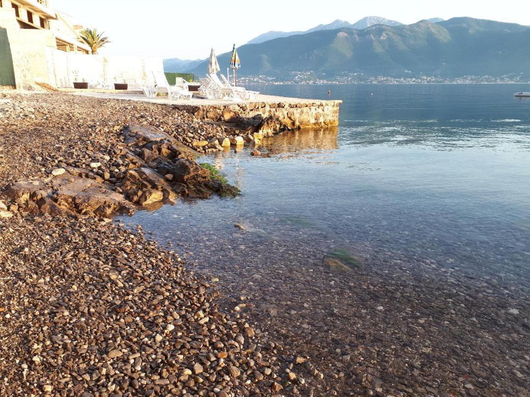 Apartments Sino More Tivat Bagian luar foto