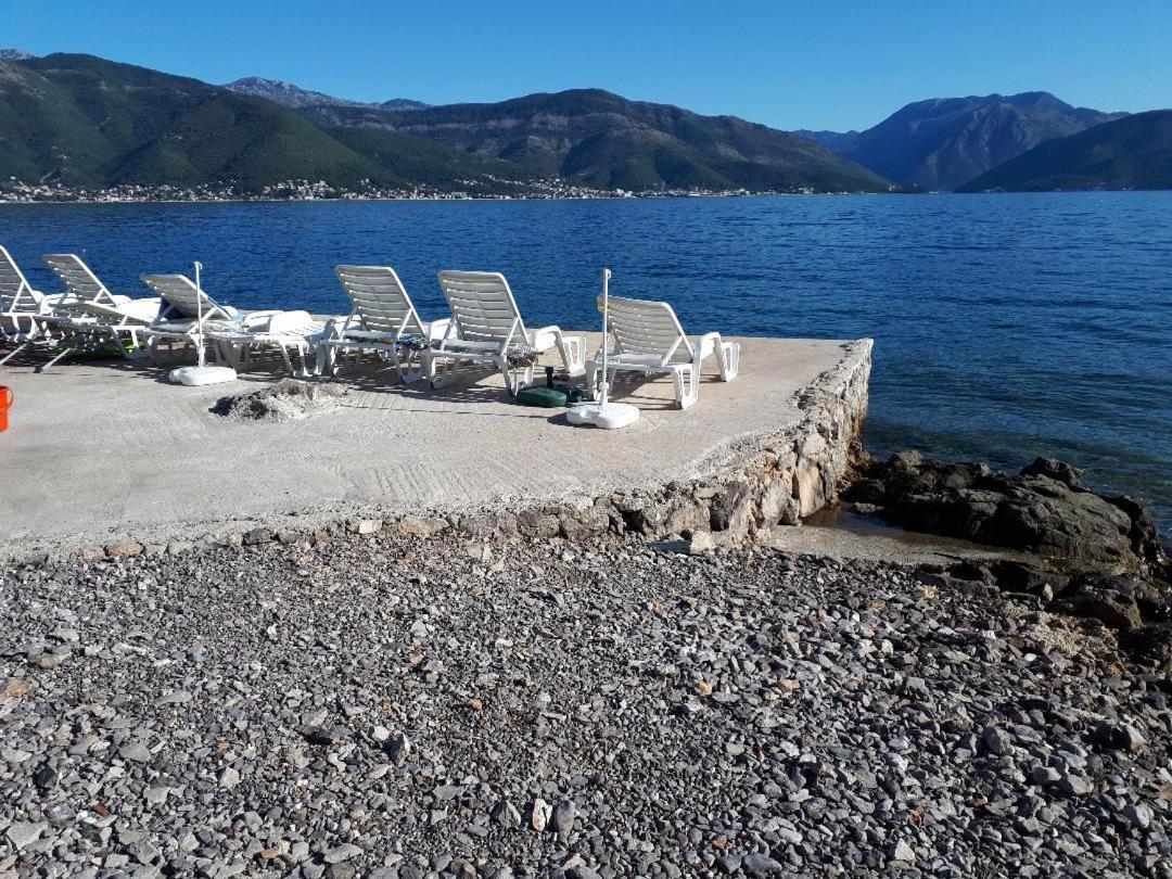 Apartments Sino More Tivat Bagian luar foto