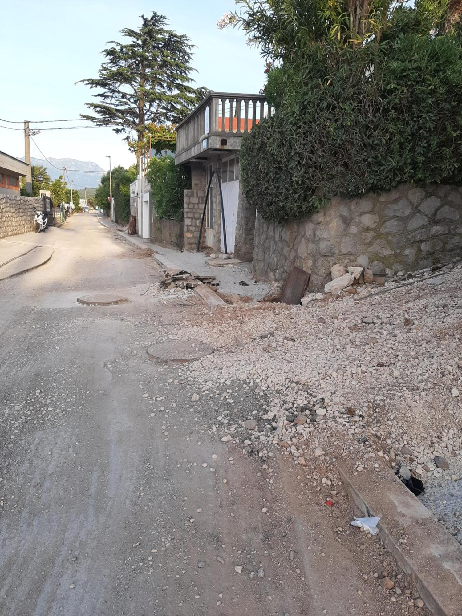 Apartments Sino More Tivat Bagian luar foto