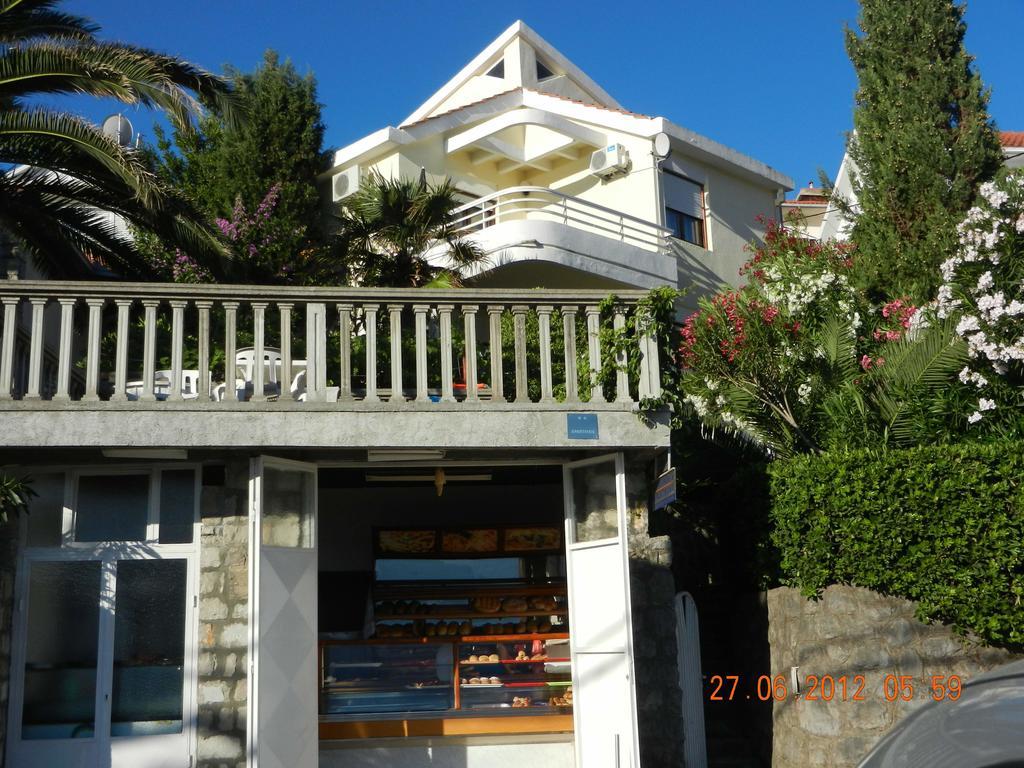 Apartments Sino More Tivat Bagian luar foto