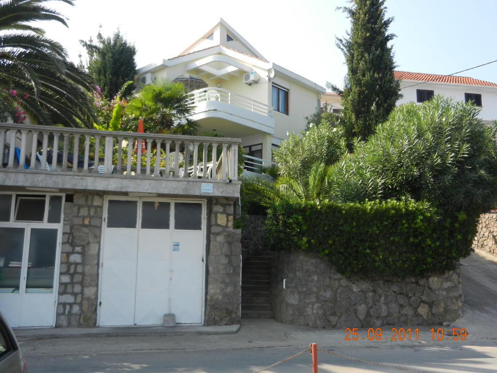 Apartments Sino More Tivat Bagian luar foto
