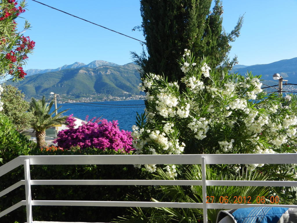 Apartments Sino More Tivat Bagian luar foto